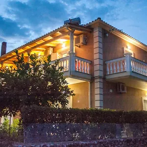 https://la-casa-di-linda.kefaloniahotels.net